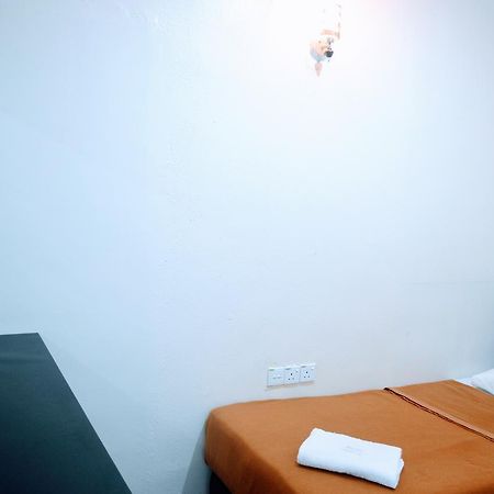 Gest Inn Hotel Kota Tinggi Exterior photo