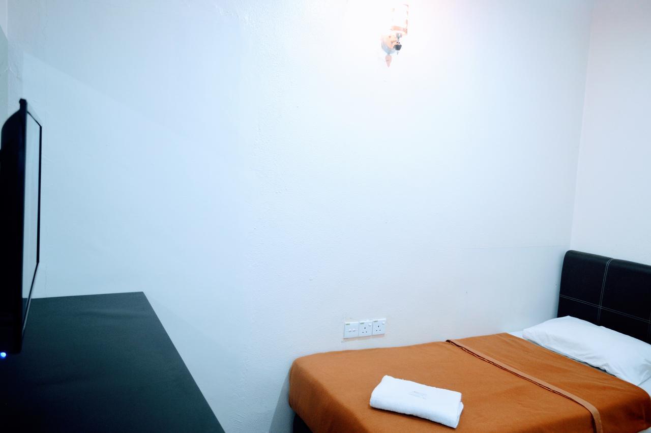 Gest Inn Hotel Kota Tinggi Exterior photo
